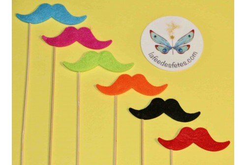 Photo booth moustaches couleur