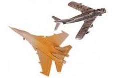 2 maquettes avions de chasse